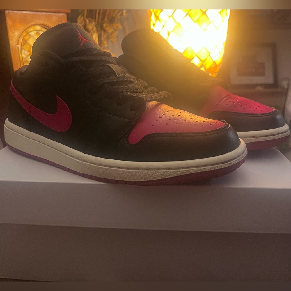 Jordan AJ 1 Low
woman’s 8 , men’s 6